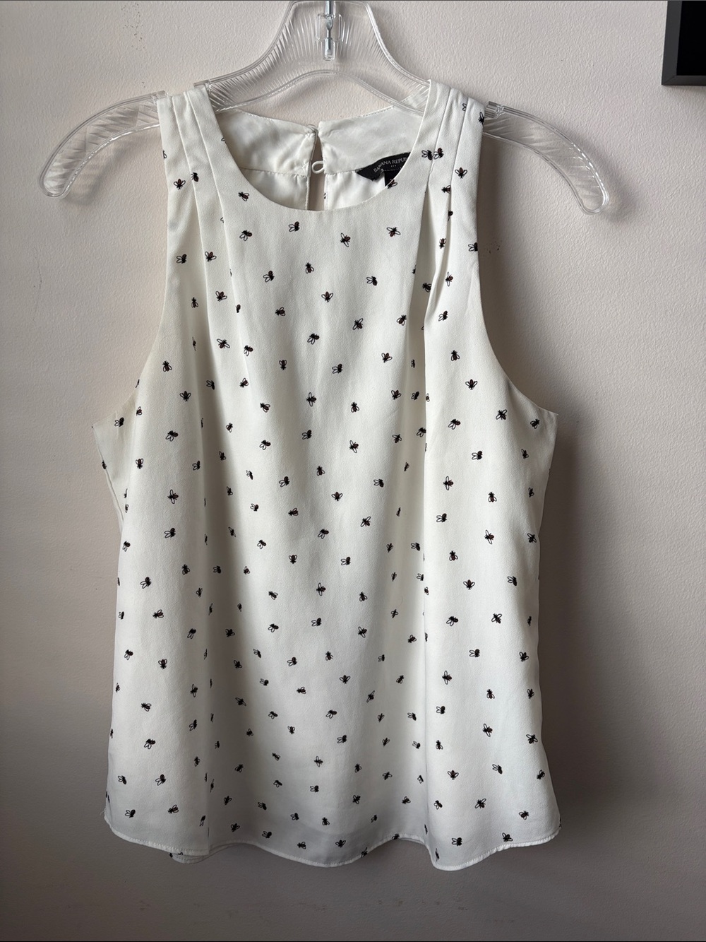 Ann Taylor White Sleeveless Shell with Black Ditsy Print